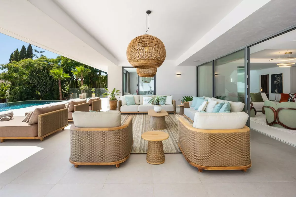 5-bedroom Villa In Marbella, Spain (627 M²)