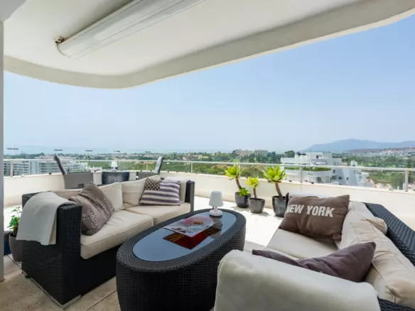 2-bedroom Apartment In Marbella, Spain (173 M²)