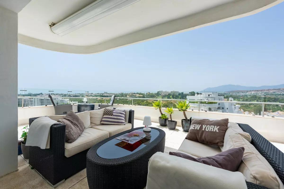 2-bedroom Apartment In Marbella, Spain (173 M²)