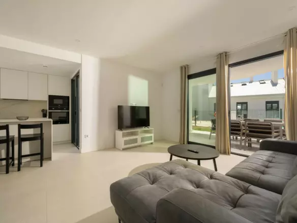 3-bedroom Apartment In Fuengirola, Spain (93 M²)