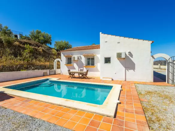 3-bedroom Country House In Cómpeta, Spain (178 M²)