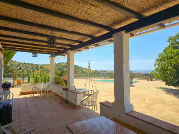 3-bedroom Villa In Riogordo, Spain (229 M²)