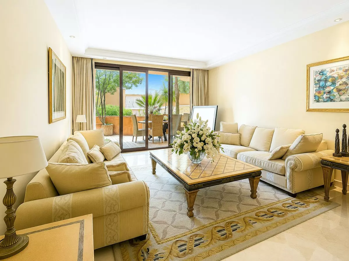 2-bedroom Apartment In Estepona, Spain (201 M²)