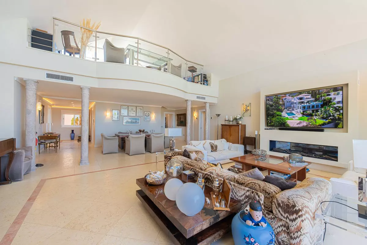 3-bedroom Apartment In Marbella, Spain (263 M²)