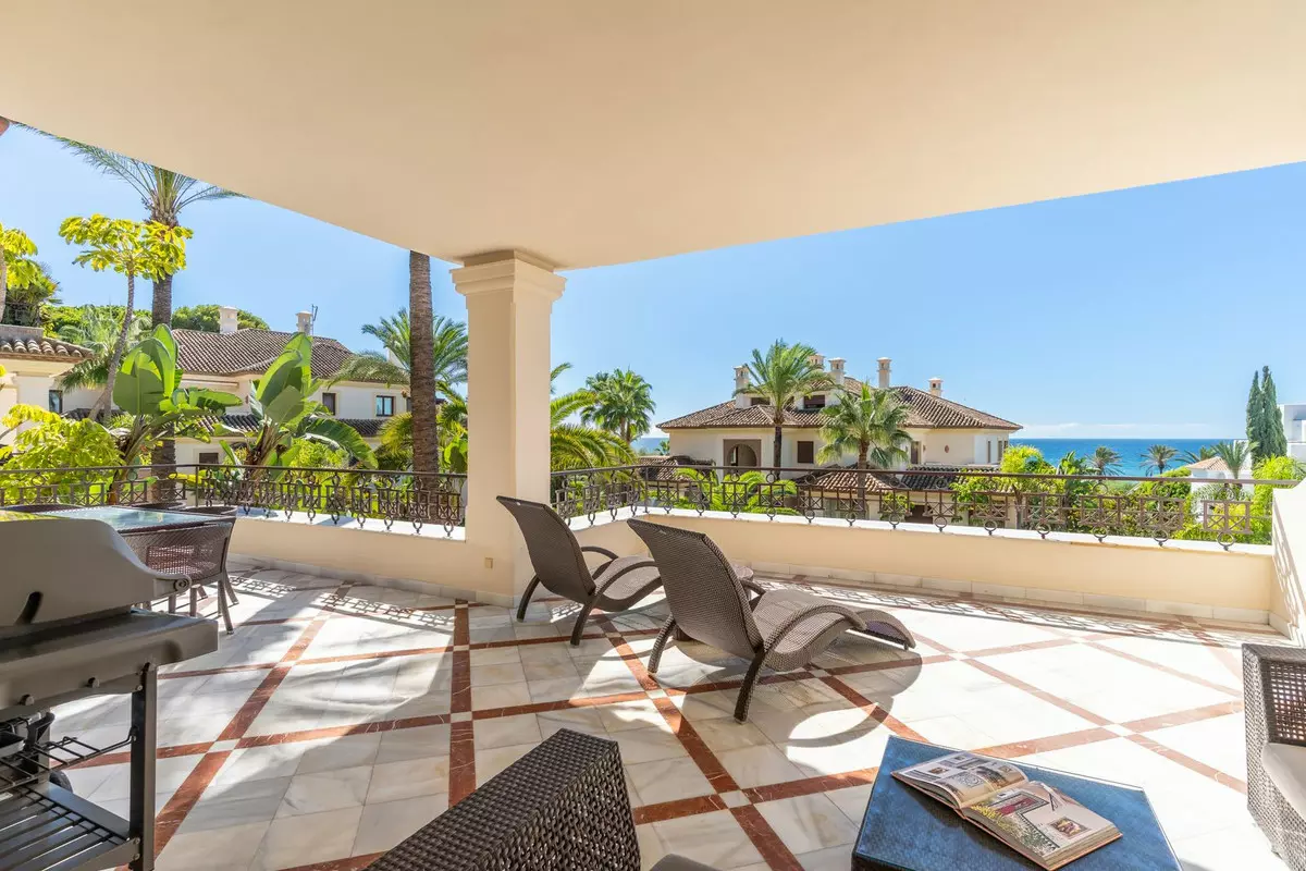 3-bedroom Apartment In Marbella, Spain (226 M²)
