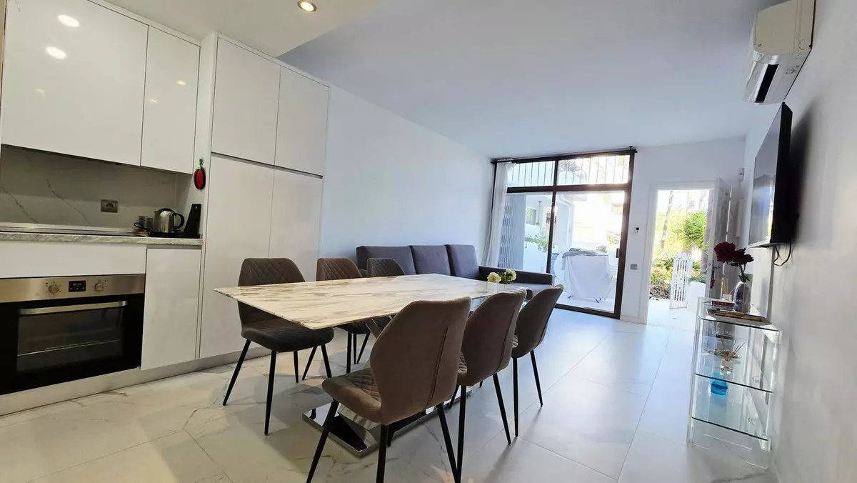 1-bedroom Apartment In Marbella, Spain (55 M²)