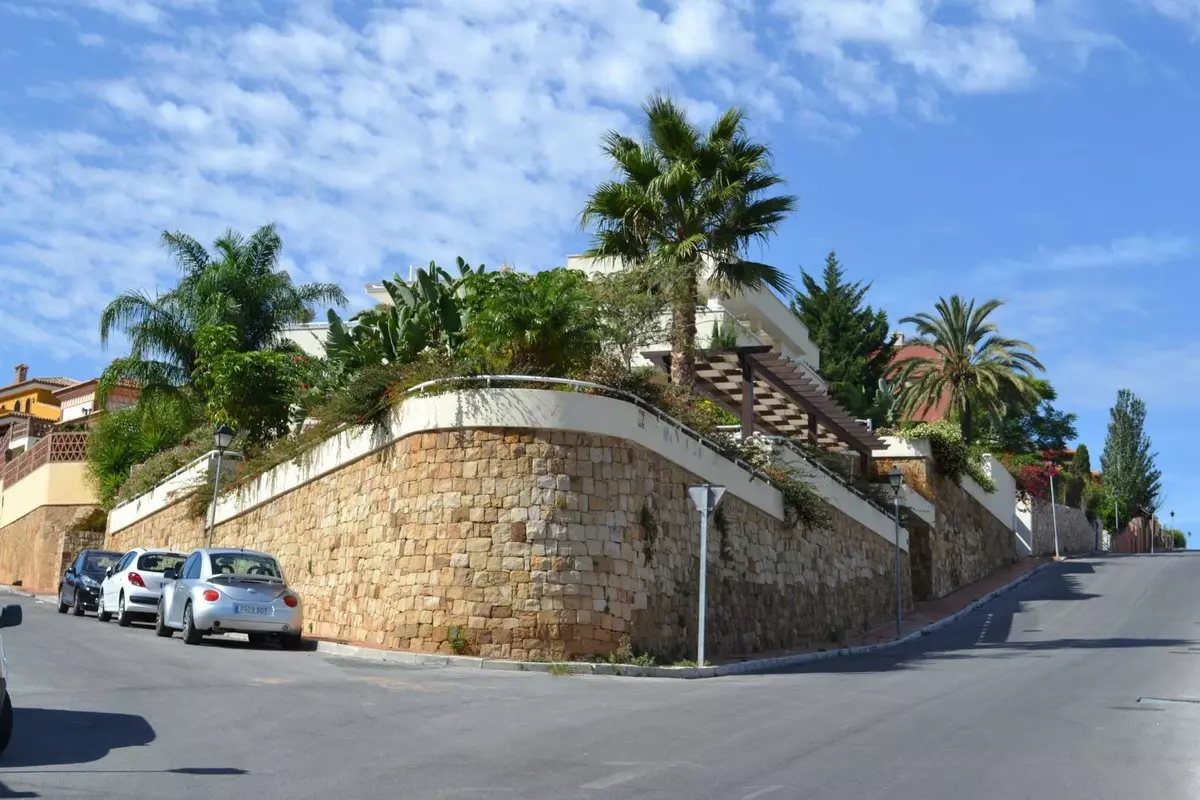 7-bedroom Villa In Alhaurín De La Torre, Spain (635 M²)