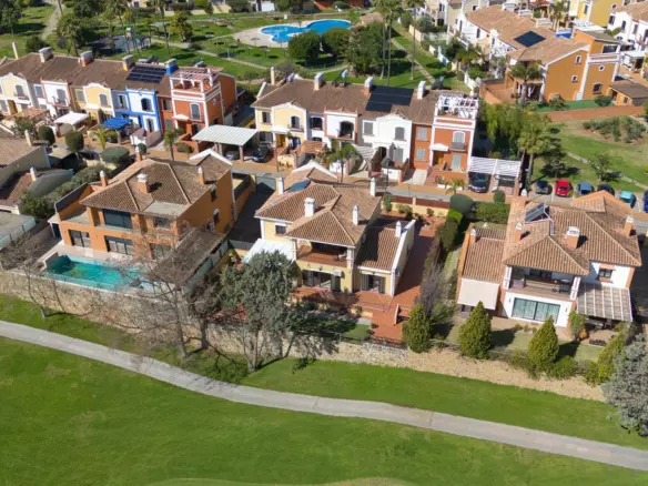 5-bedroom Villa In Marbella, Spain (418 M²)