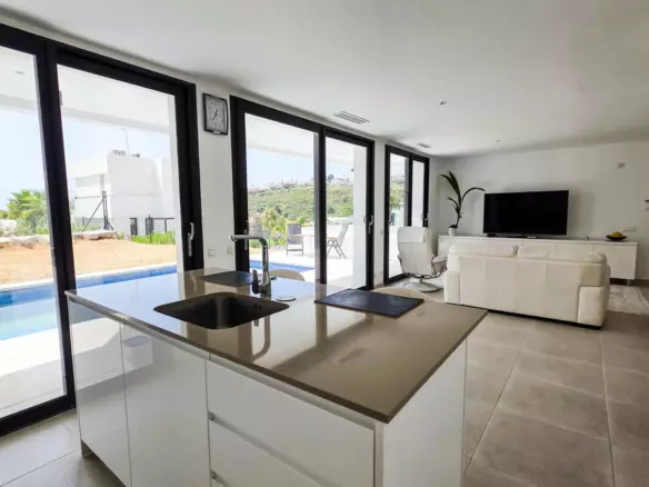 3-bedroom Villa In Manilva, Spain (218 M²)