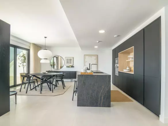 3-bedroom Apartment In Fuengirola, Spain (178 M²)