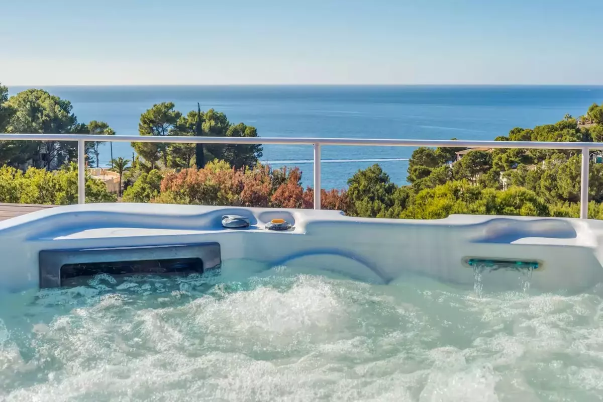 5-bedroom Villa In Calvià, Spain (324 M²)