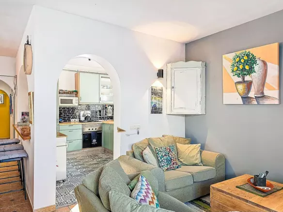 3-bedroom Villa In Cómpeta, Spain (141 M²)