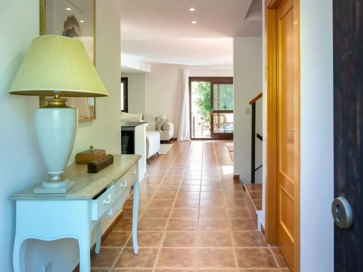 4-bedroom Villa In Estepona, Spain (240 M²)