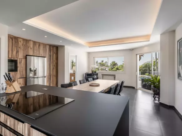 6-bedroom Villa In Estepona, Spain (835 M²)