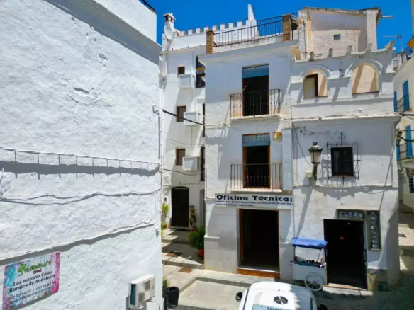 7-bedroom Town House In Cómpeta, Spain (210 M²)