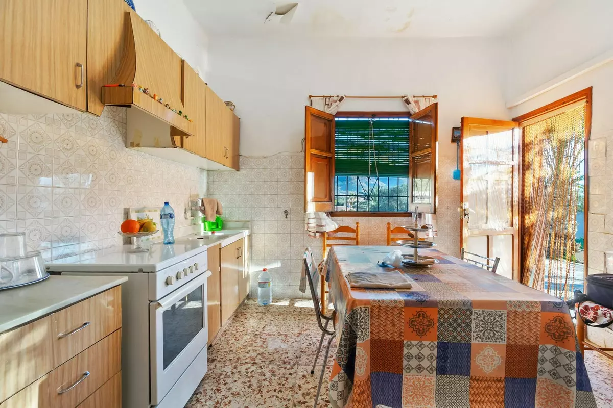 4-bedroom Country House In Orihuela, Spain (267 M²)