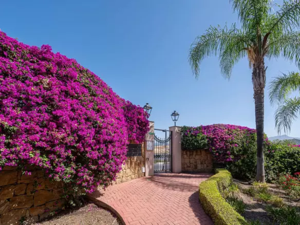 2-bedroom Apartment In Estepona, Spain (107 M²)