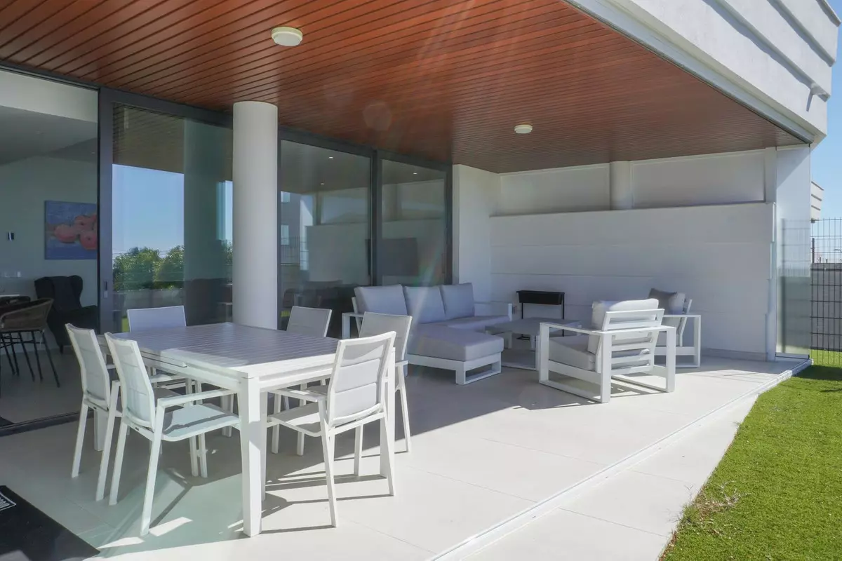 2-bedroom Apartment In Fuengirola, Spain (86 M²)
