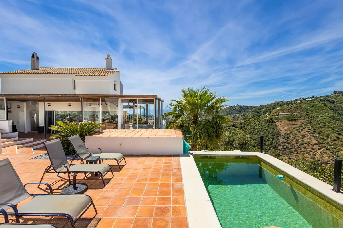 7-bedroom Villa In Cómpeta, Spain (381 M²)