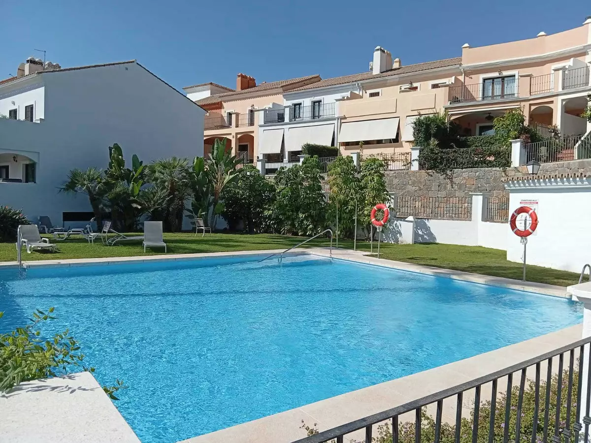 3-bedroom Town House In Estepona, Spain (249 M²)
