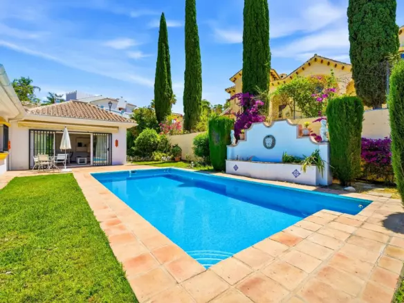 2-bedroom Villa In Benahavis, Spain (266 M²)