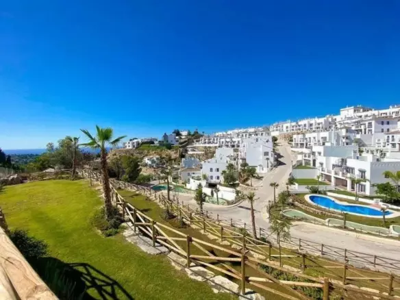 3-bedroom Apartment In Estepona, Spain (100 M²)