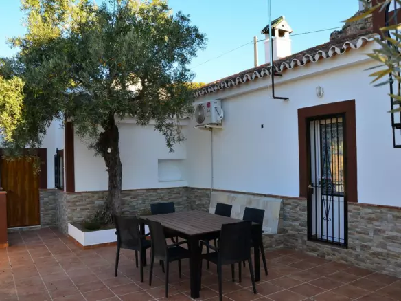4-bedroom Villa In Álora, Spain (165 M²)