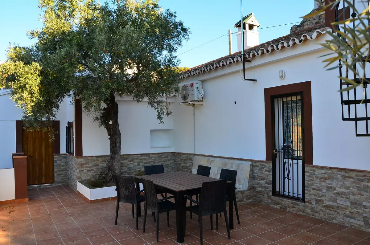 4-bedroom Villa In Álora, Spain (165 M²)
