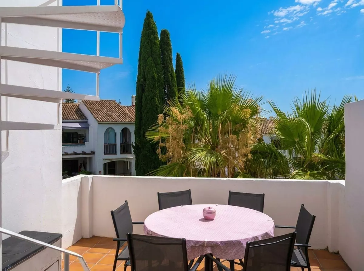 2-bedroom Apartment In Estepona, Spain (89 M²)