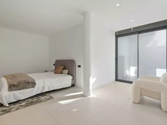 4-bedroom Apartment In Estepona, Spain (263 M²)