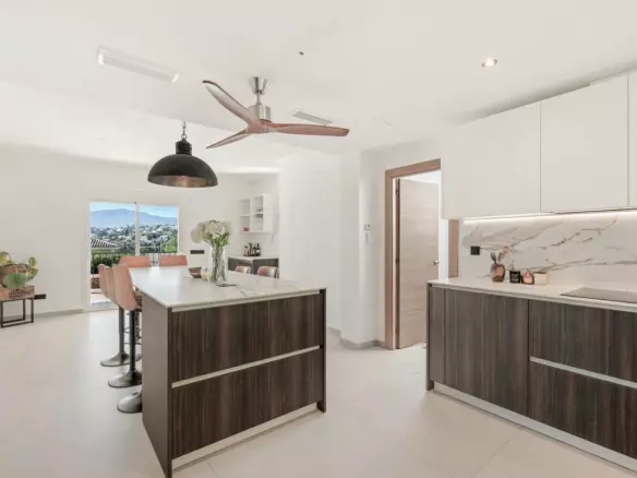 4-bedroom Villa In Estepona, Spain (341 M²)