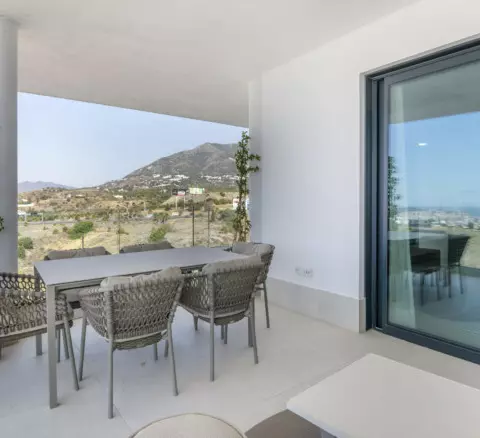 3-bedroom Apartment In Fuengirola, Spain (178 M²)