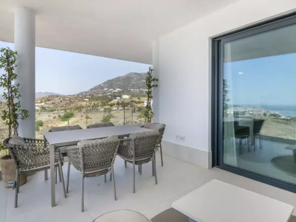 3-bedroom Apartment In Fuengirola, Spain (178 M²)