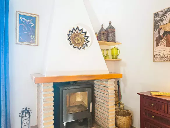 3-bedroom Villa In Cómpeta, Spain (141 M²)