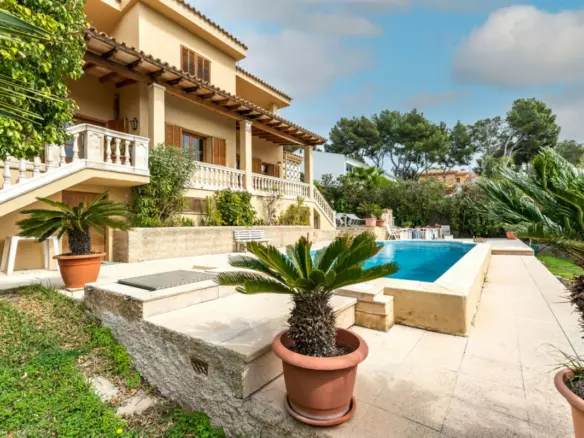 4-bedroom Villa In Calvià, Spain (400 M²)
