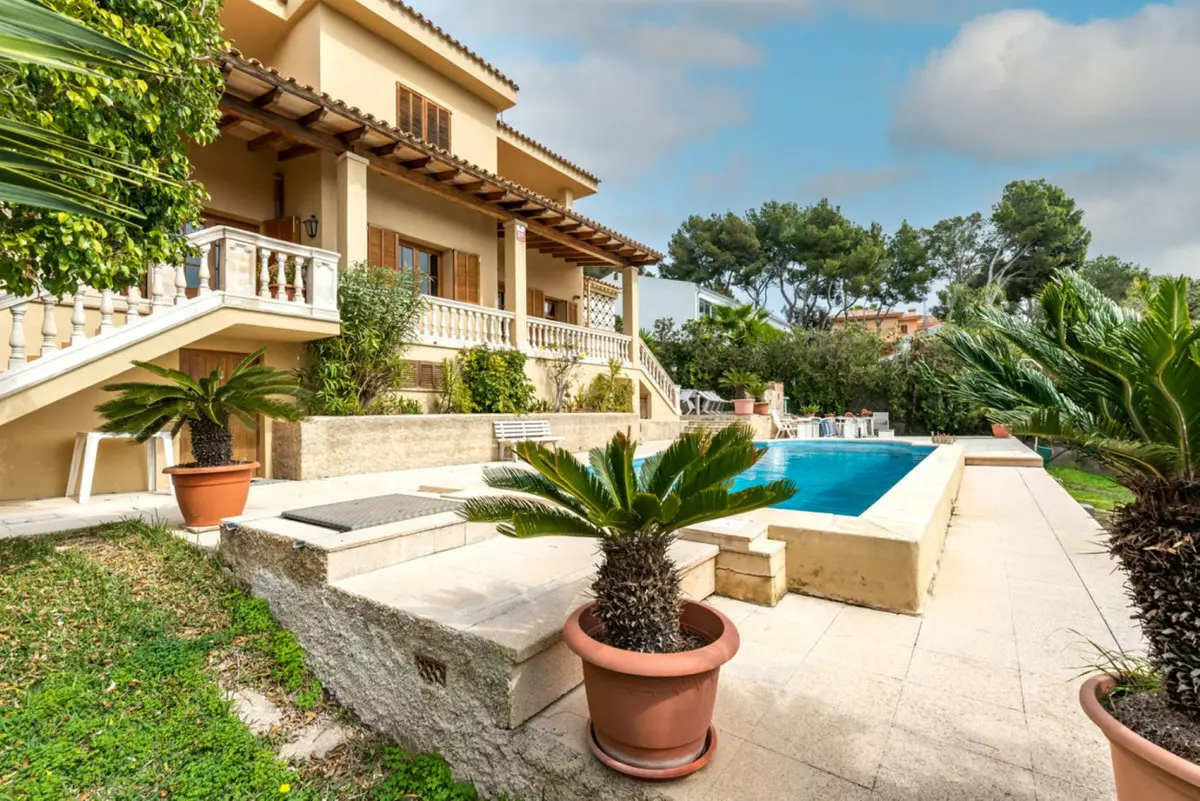 4-bedroom Villa In Calvià, Spain (400 M²)