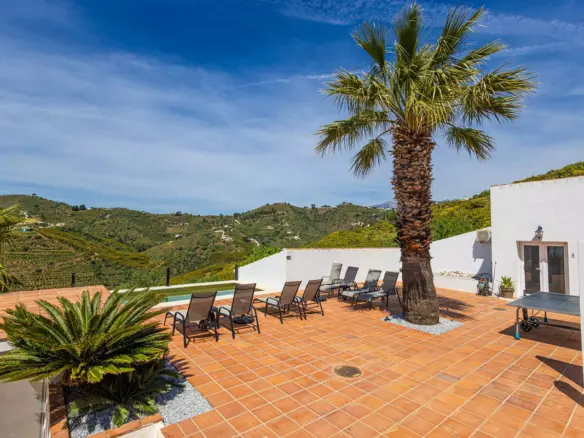 7-bedroom Villa In Cómpeta, Spain (381 M²)