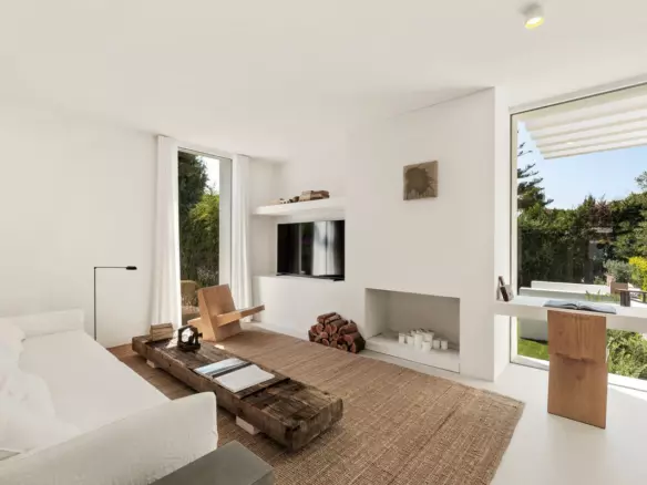 4-bedroom Villa In Estepona, Spain (262 M²)