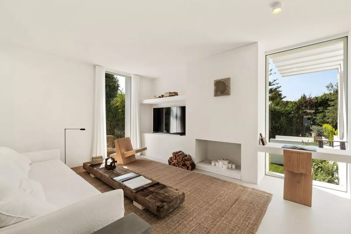 4-bedroom Villa In Estepona, Spain (262 M²)