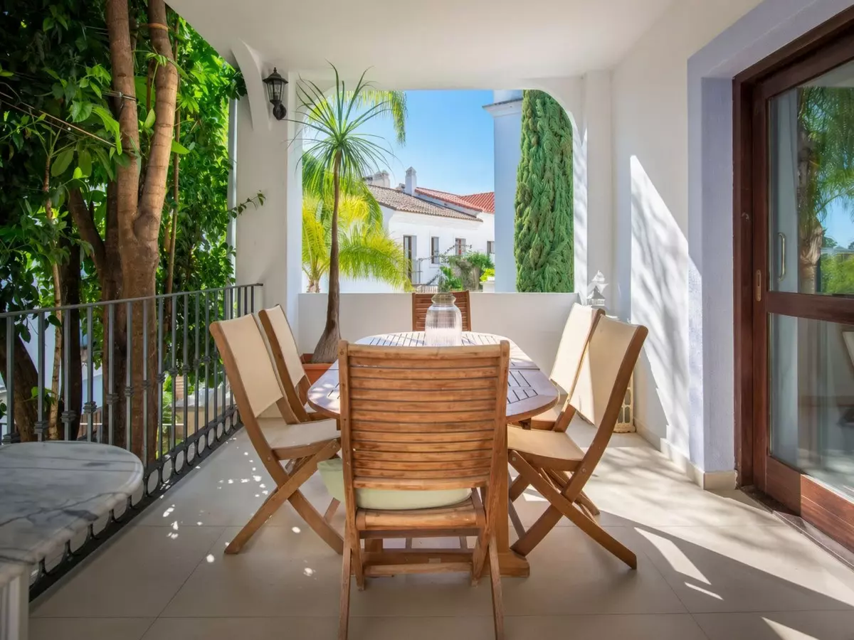 4-bedroom Villa In Estepona, Spain (240 M²)