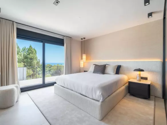 5-bedroom Villa In Mijas, Spain (329 M²)