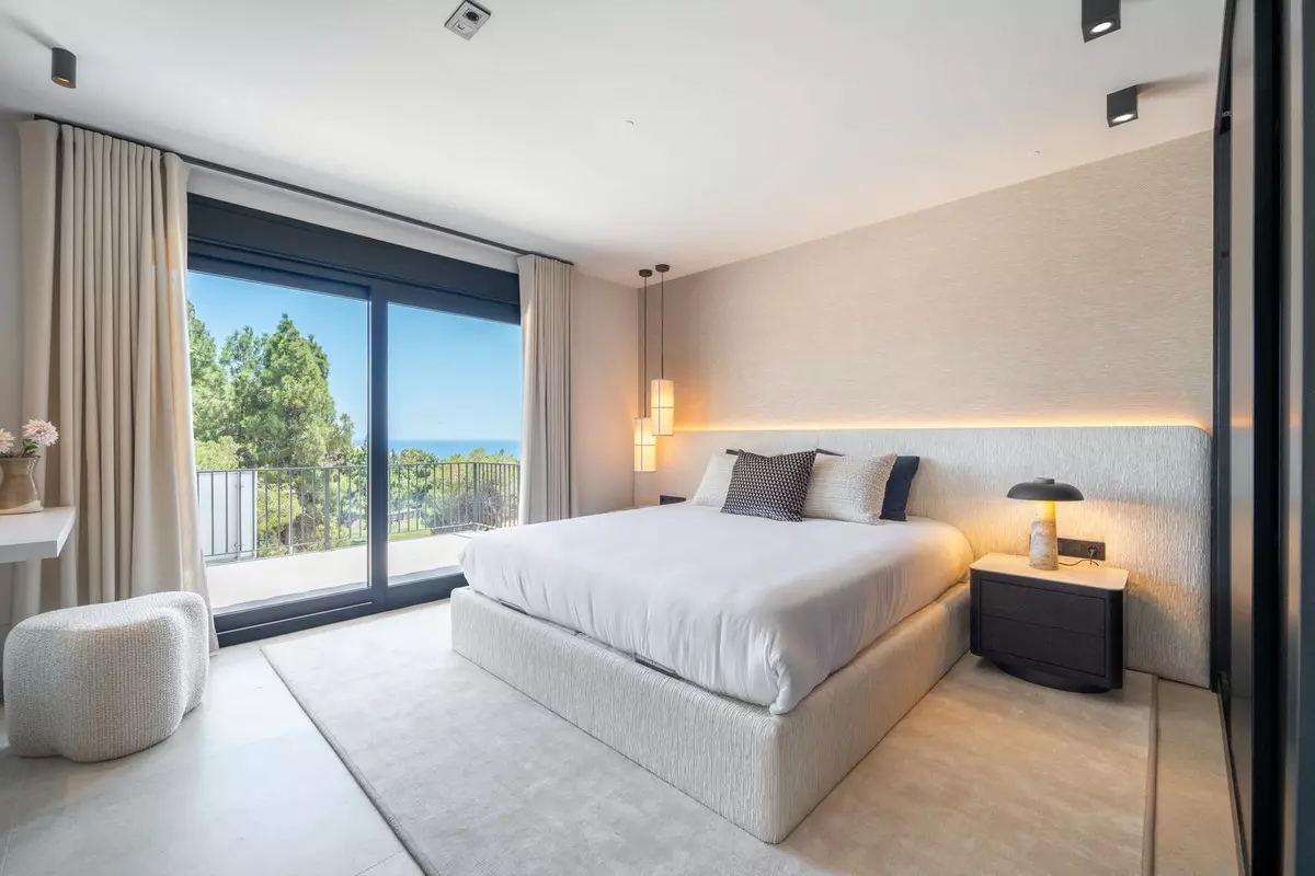 5-bedroom Villa In Mijas, Spain (329 M²)