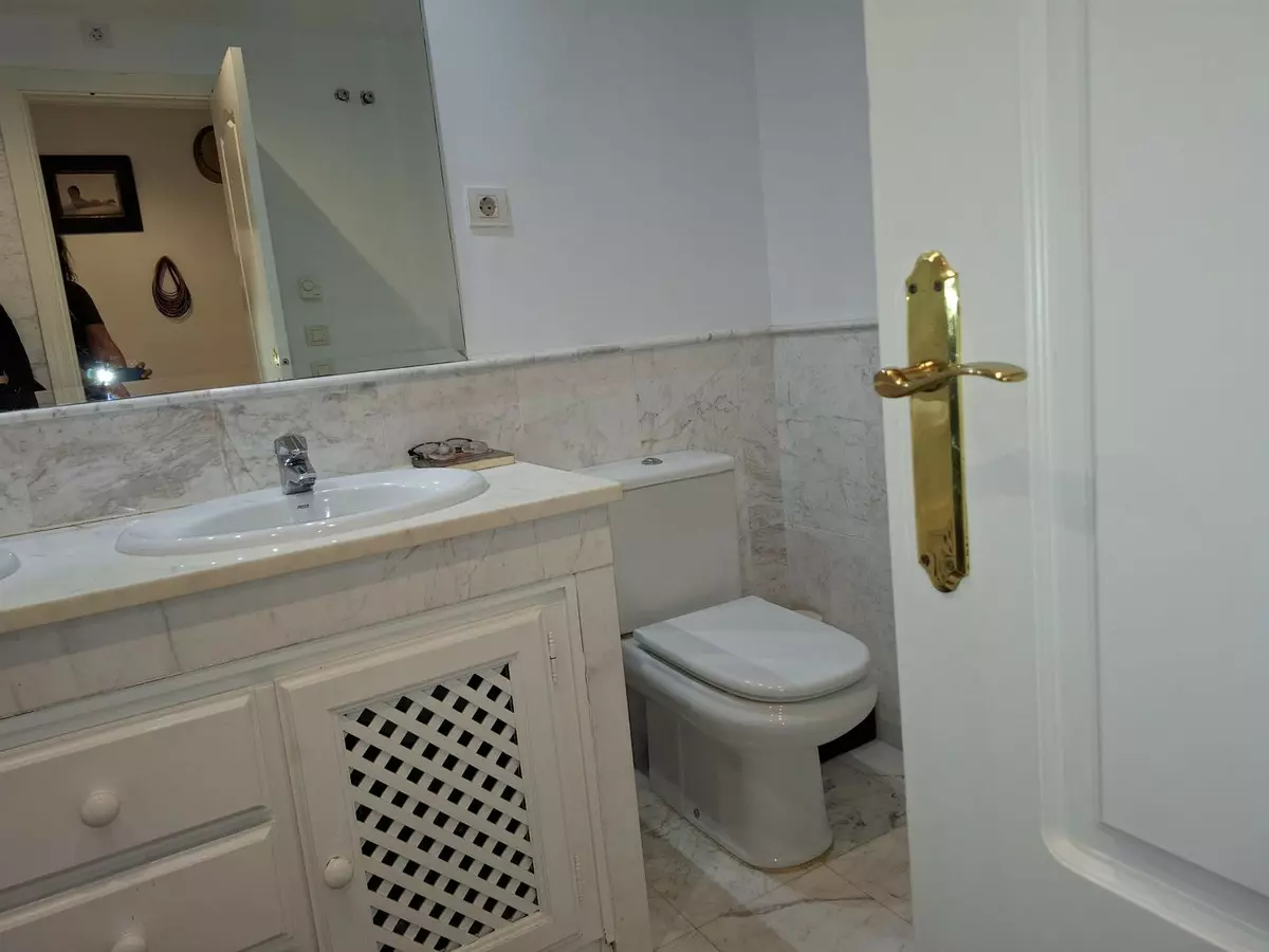 3-bedroom Apartment In Estepona, Spain (138 M²)