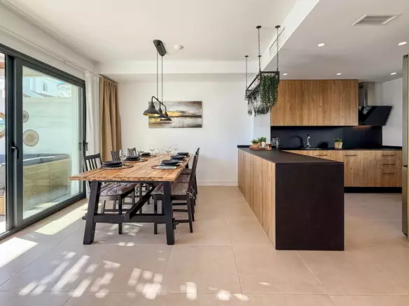 3-bedroom Town House In Estepona, Spain (153 M²)