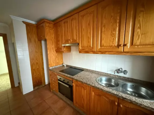 3-bedroom Apartment In Estepona, Spain (104 M²)