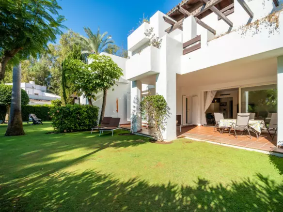 2-bedroom Apartment In Estepona, Spain (100 M²)