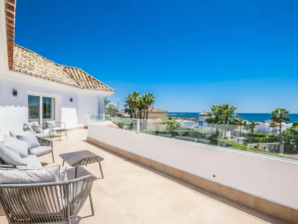 6-bedroom Villa In Estepona, Spain (483 M²)