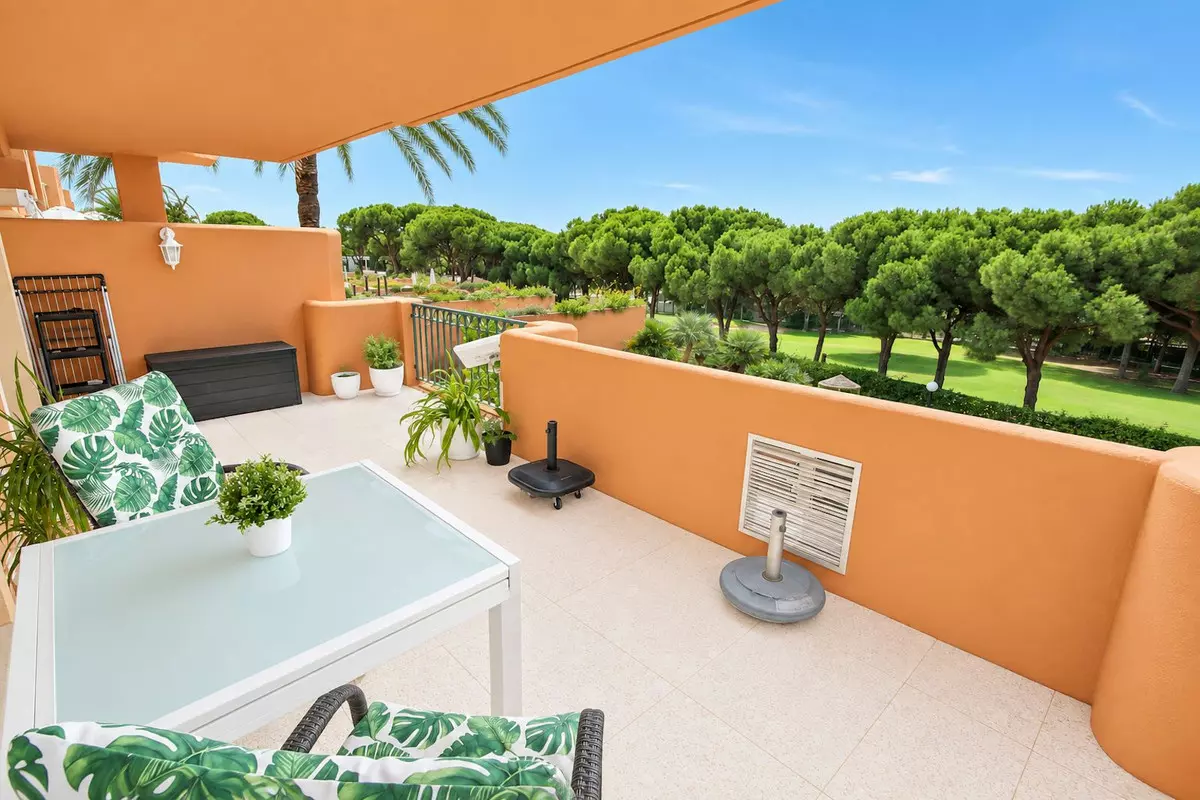 2-bedroom Apartment In Marbella, Spain (118 M²)