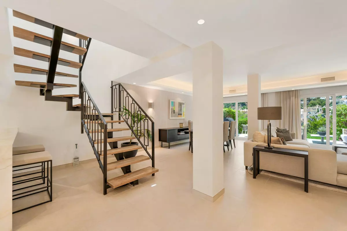 3-bedroom Town House In Benahavis, Spain (212 M²)