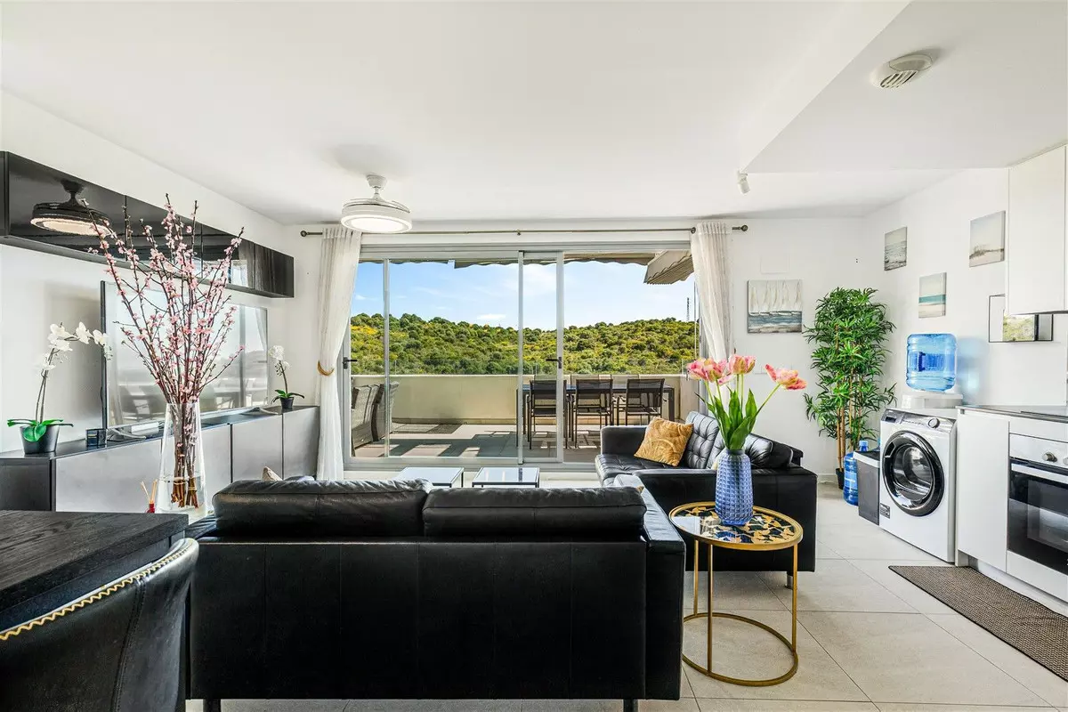 3-bedroom Apartment In Estepona, Spain (125 M²)